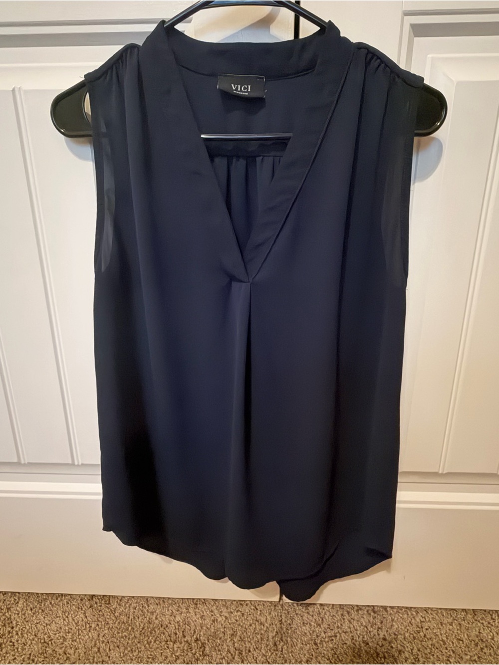 VICI Navy Blue Sleeveless V-Neck Blouse Size Medium